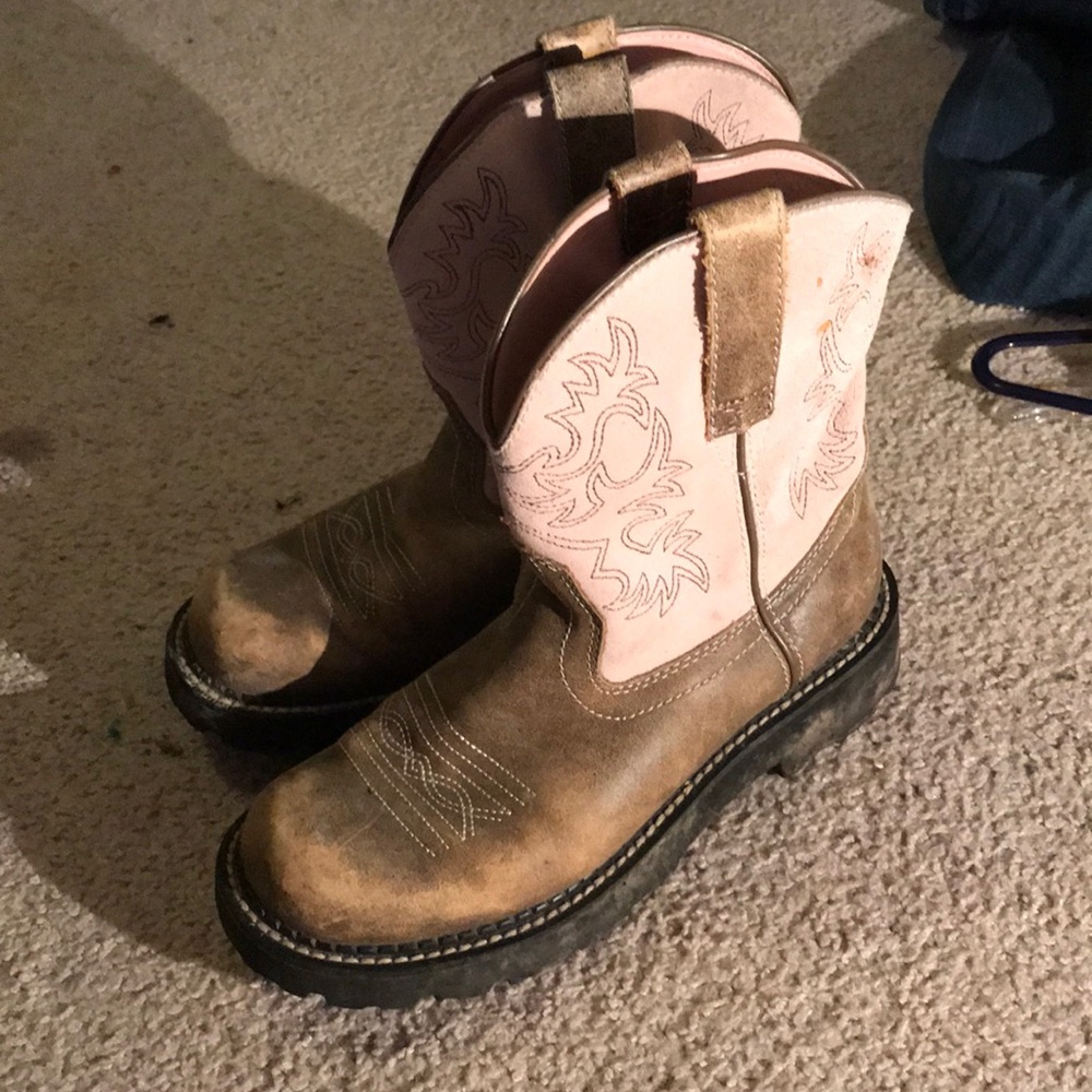 Ariat fat baby ankle/riding boots, slide on sz.7